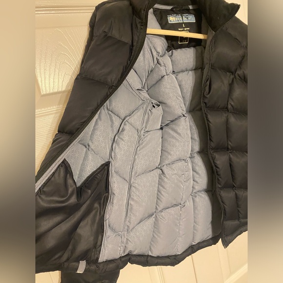 Wind river size large puff jacket. Well cared for - Picture 2 of 3